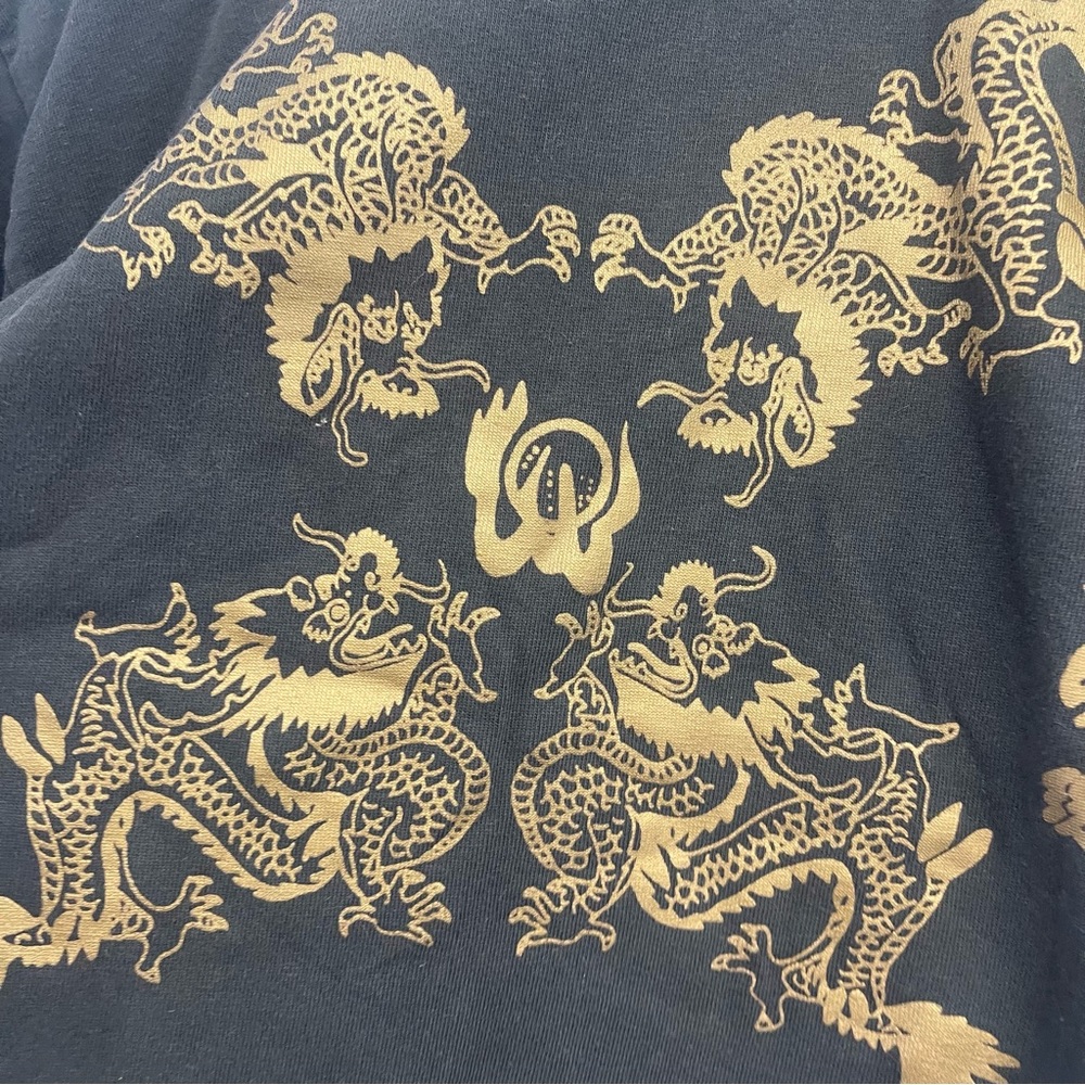 Vintage Dragon Hong Kong Black Gold T-shirt Unique - Picture 7 of 9